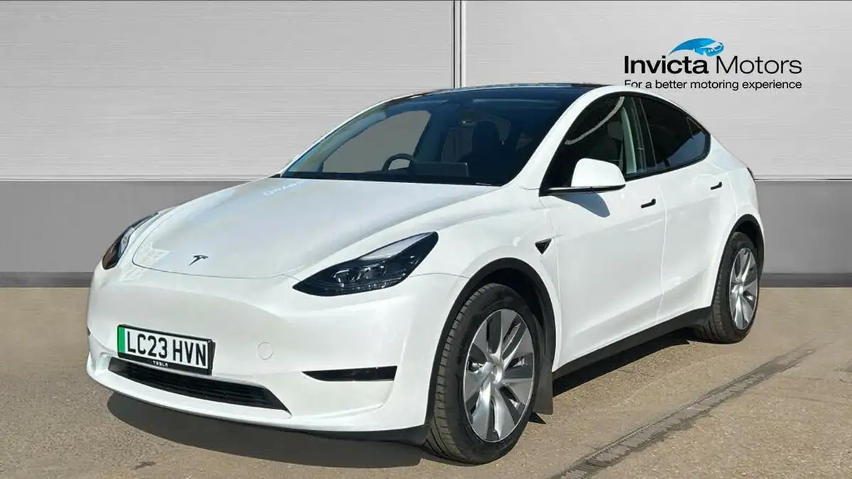 2023-tesla-model-y-e-rwd-big-6