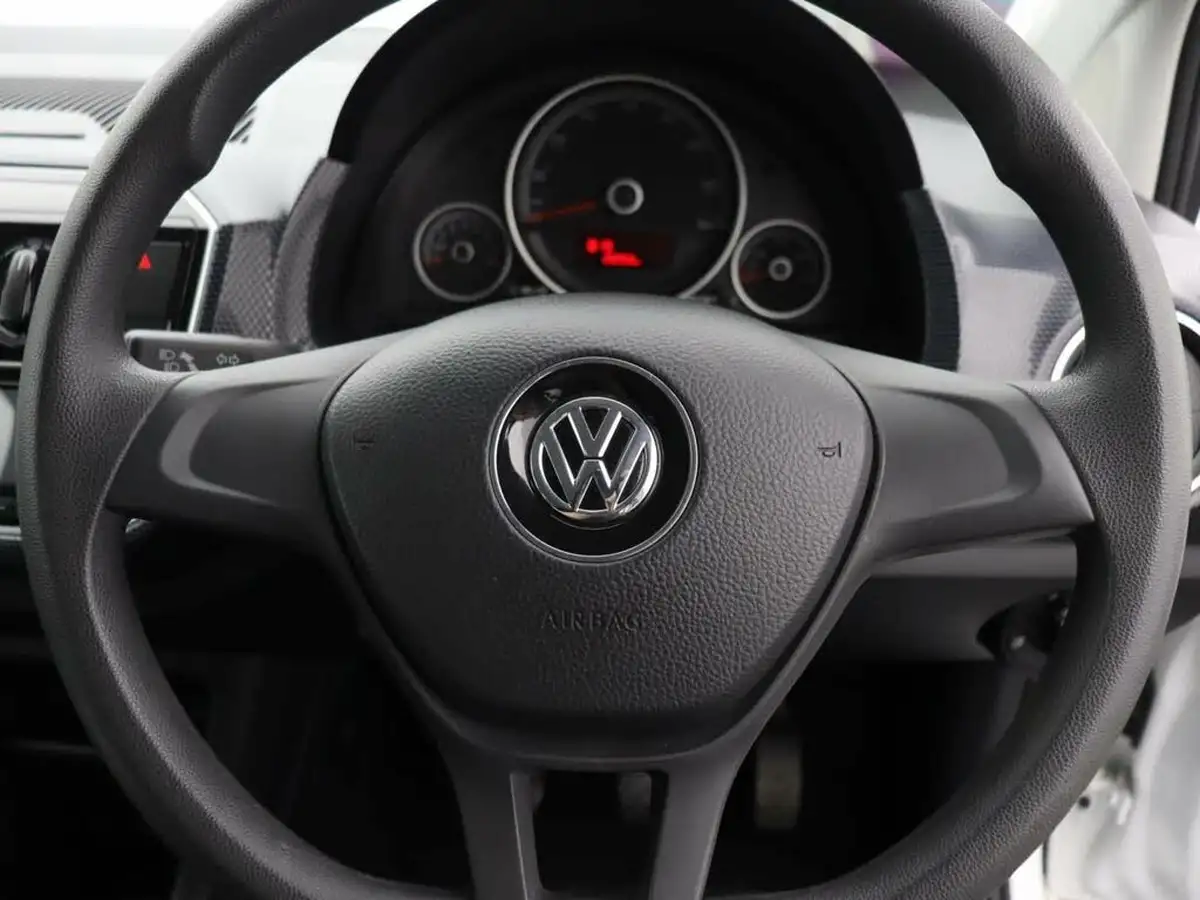 2018-volkswagen-up-10-move-up-ss-5d-big-16