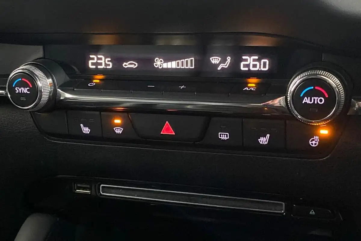 2020-mazda-mazda3-20-gt-sport-tech-180ps-awd-hatchback-5d-auto-big-29