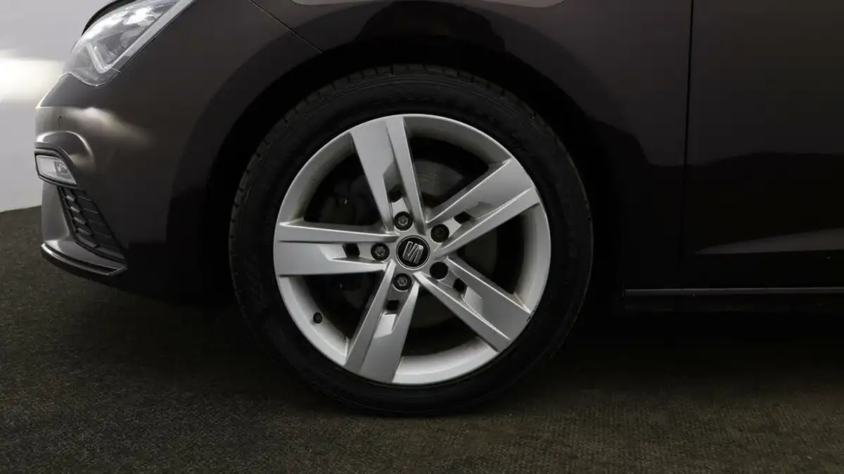 2019-seat-leon-20-tsi-fr-estate-big-17