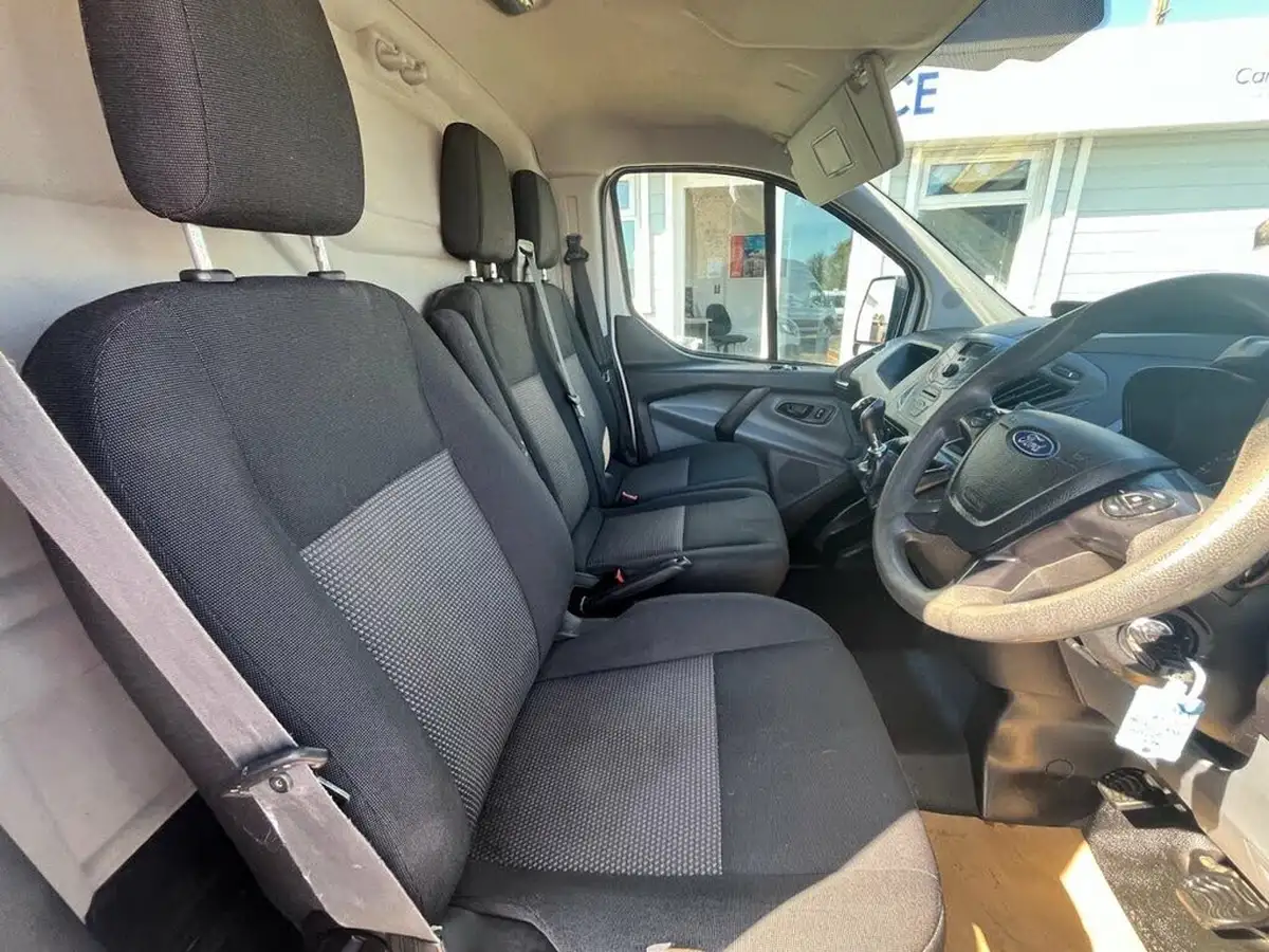 2015-ford-transit-custom-22tdci-290-l1h1-100ps-panel-van-big-15