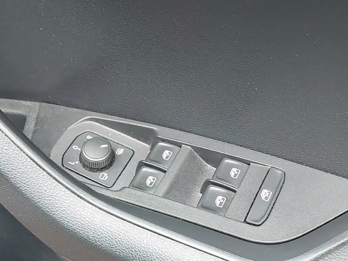 2020-skoda-karoq-15-tsi-se-drive-big-12