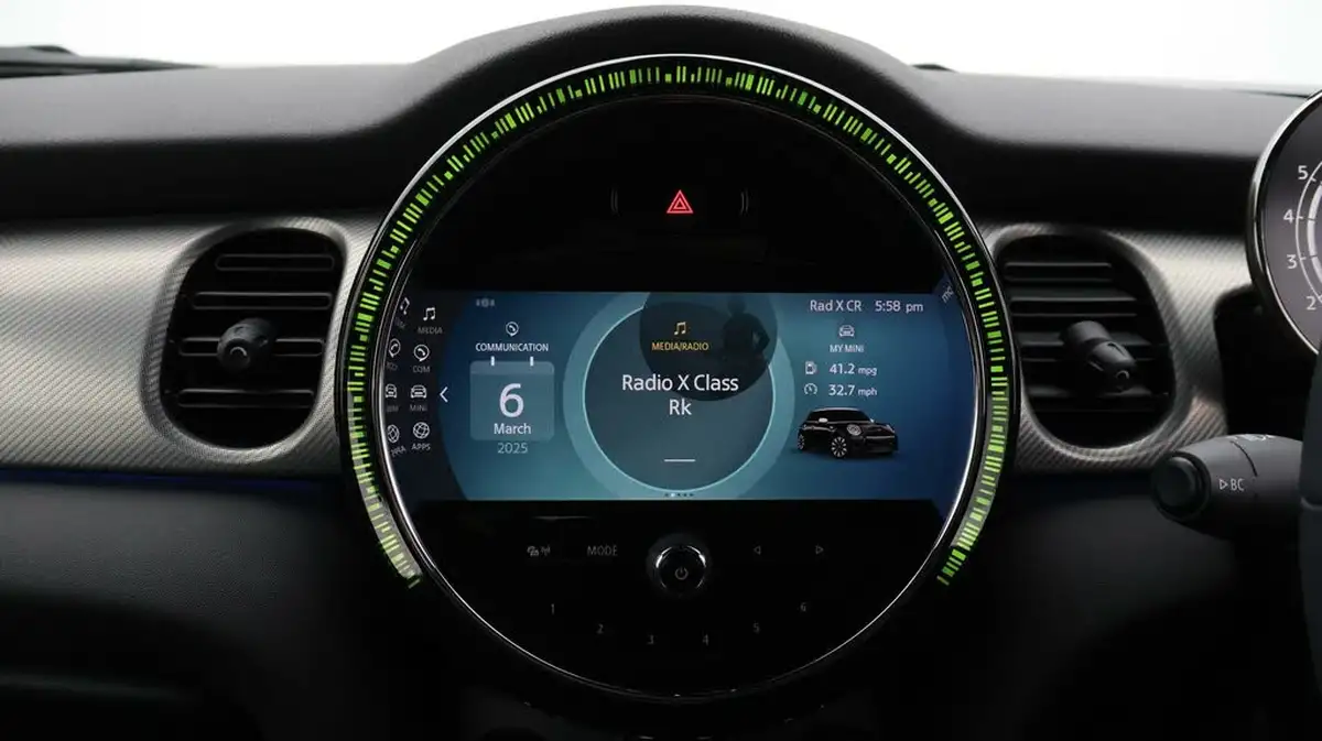 2022-mini-cooper-15-cooper-exclusive-hatchback-3d-big-10