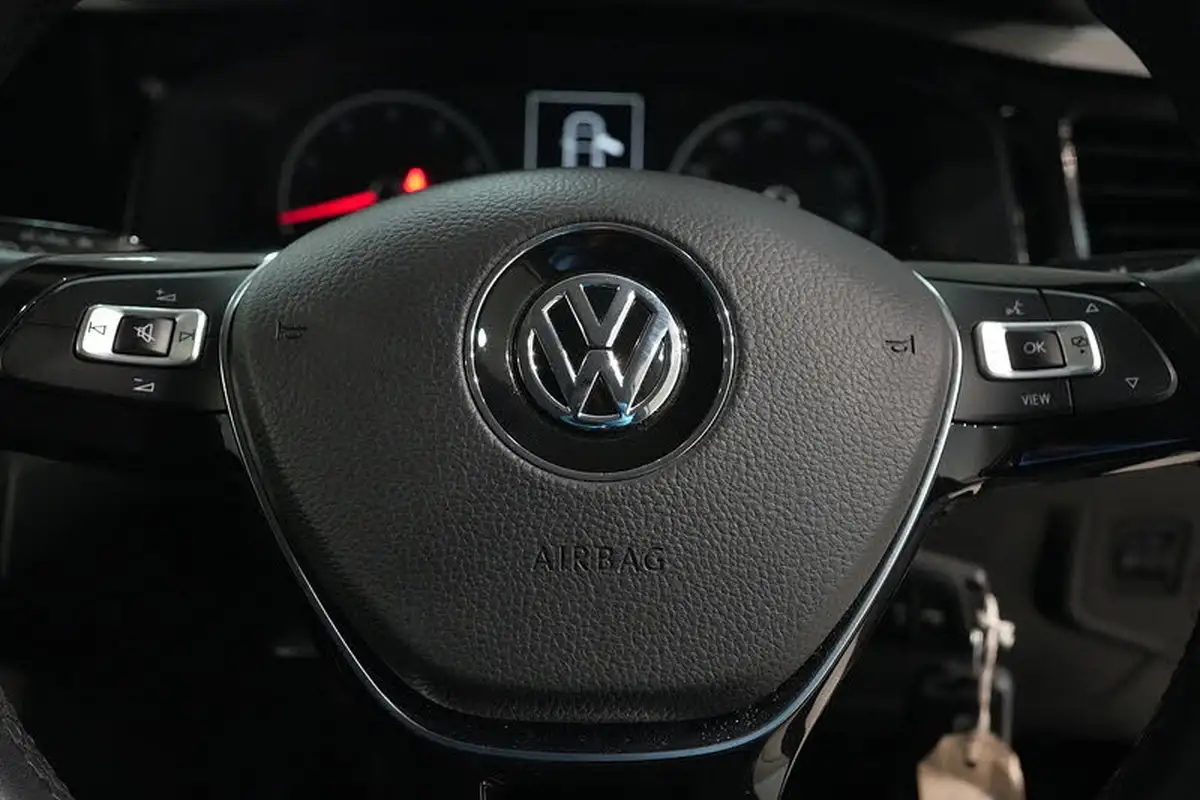 2018-volkswagen-polo-10-se-75ps-big-24