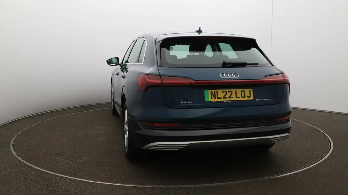 2022-audi-e-tron-55e-technik-station-wagon-big-52
