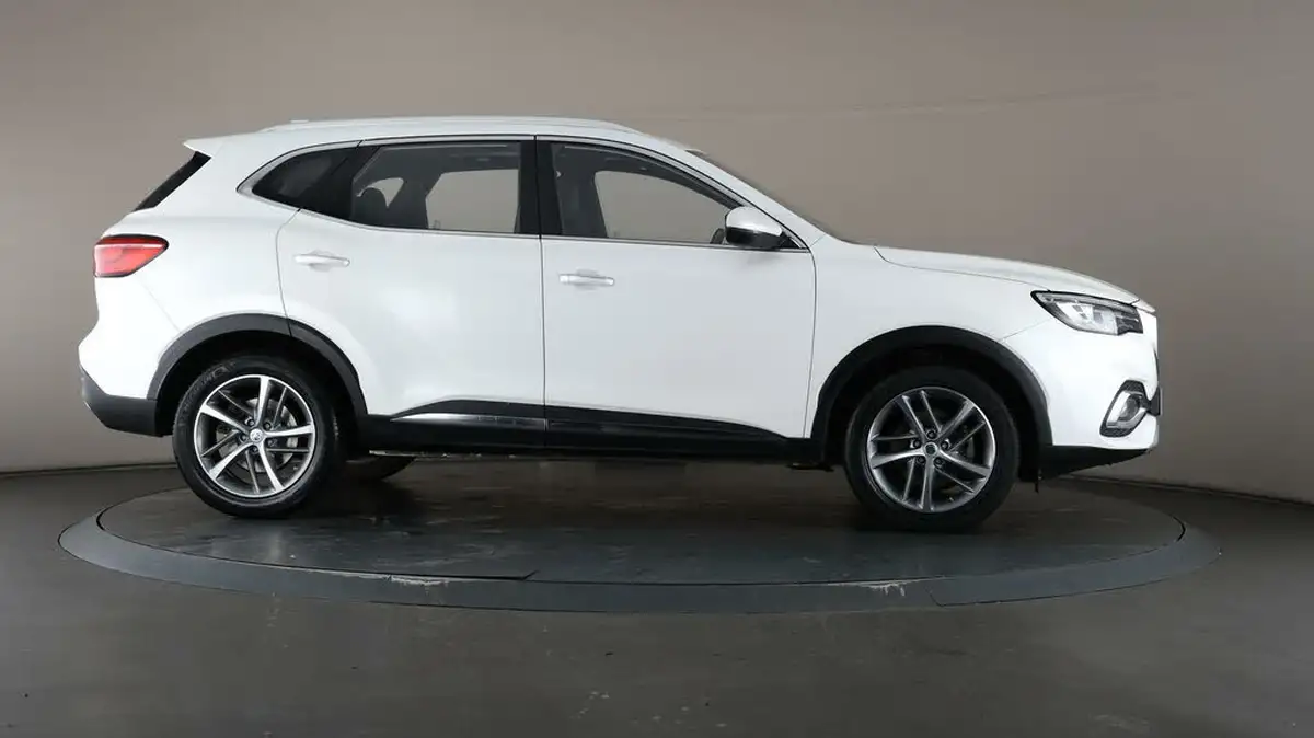 2022-mg-hs-15t-gdi-exclusive-162ps-big-8