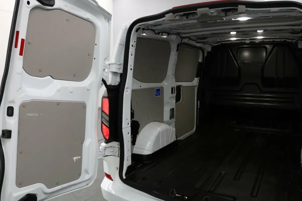 2023-ford-transit-custom-20tdci-300-l1h1-trend-136pseu6e-panel-van-1996cc-auto-big-16