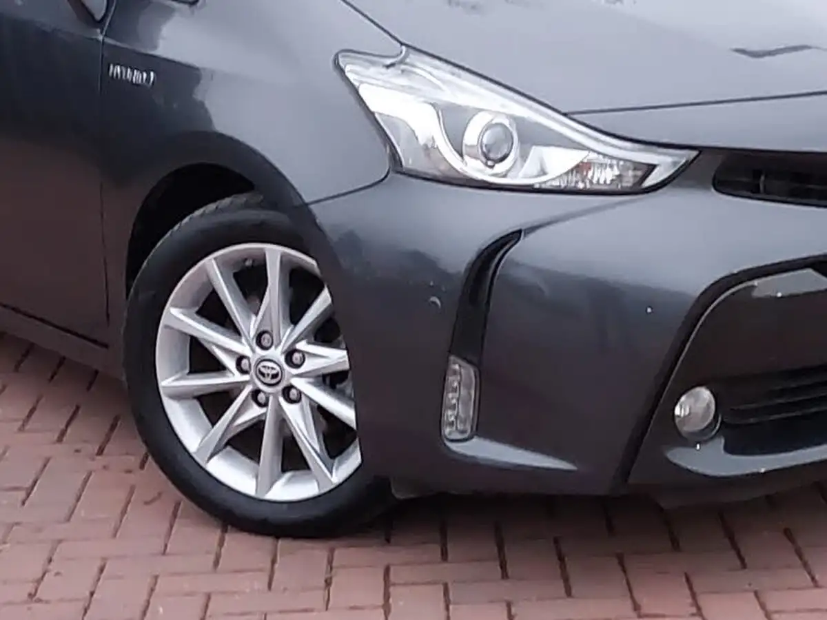 2019-toyota-prius-18-vvt-i-excel-big-8