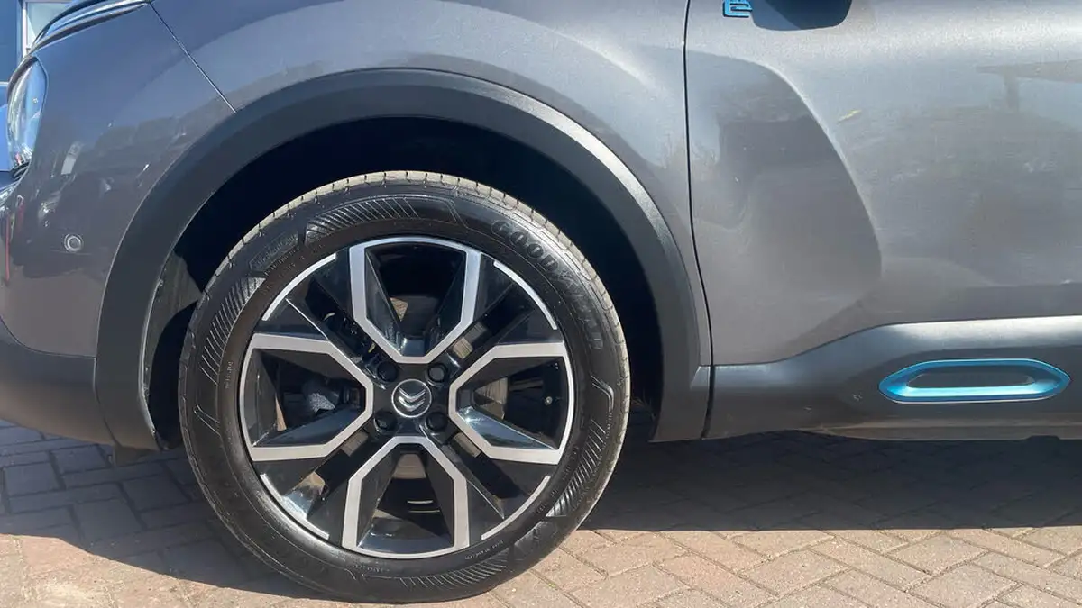 2021-citroen-c4-e-shine-plus-big-13