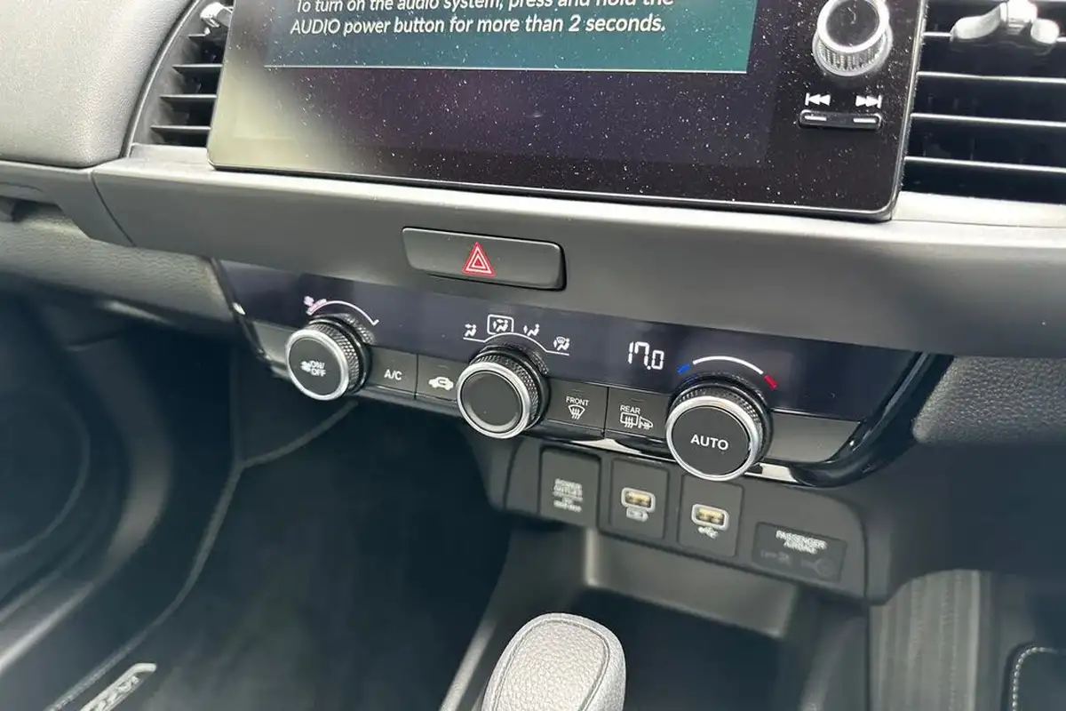2025-honda-jazz-15-i-mmd-elegance-big-20