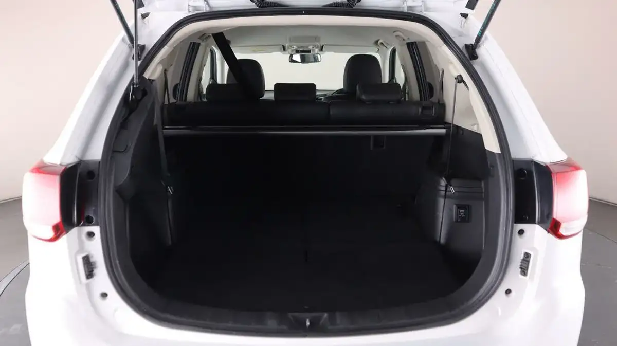 2019-mitsubishi-outlander-20-exceed-big-17
