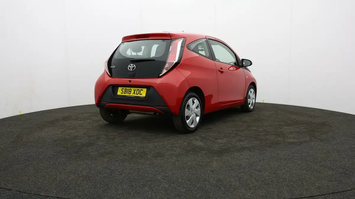2018-toyota-aygo-10-vvt-i-x-play-71bhp-3d-big-75