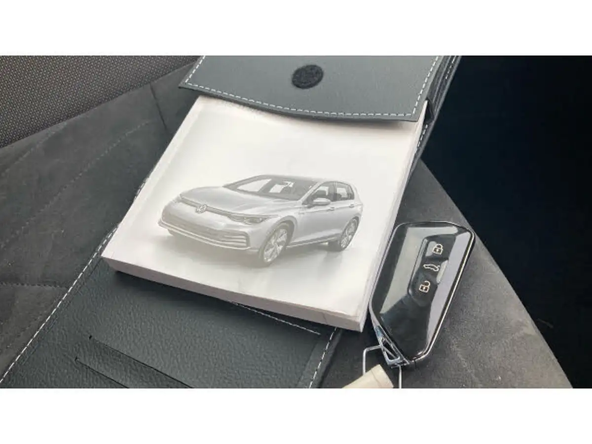 2023-volkswagen-golf-15-tsi-style-edition-150ps-big-18