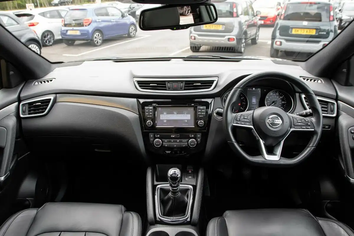 2018-nissan-qashqai-13-dig-t-tekna-160ps-big-3