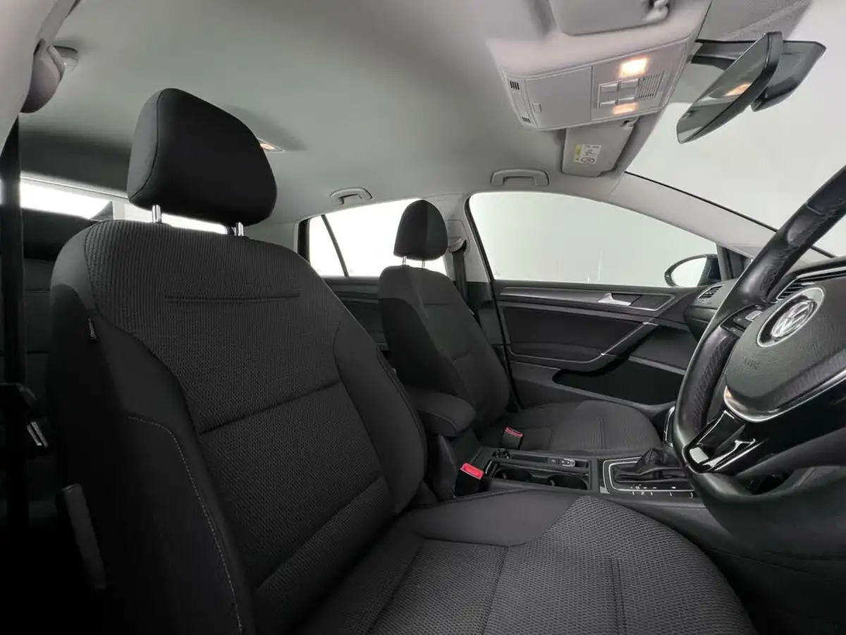 2018-volkswagen-golf-15-tsi-se-nav-130ps-ss-hatchback-5d-dsg-big-10