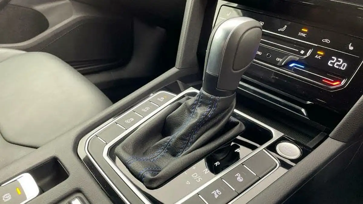 2023-volkswagen-arteon-20-tsi-r-shooting-brake-big-21