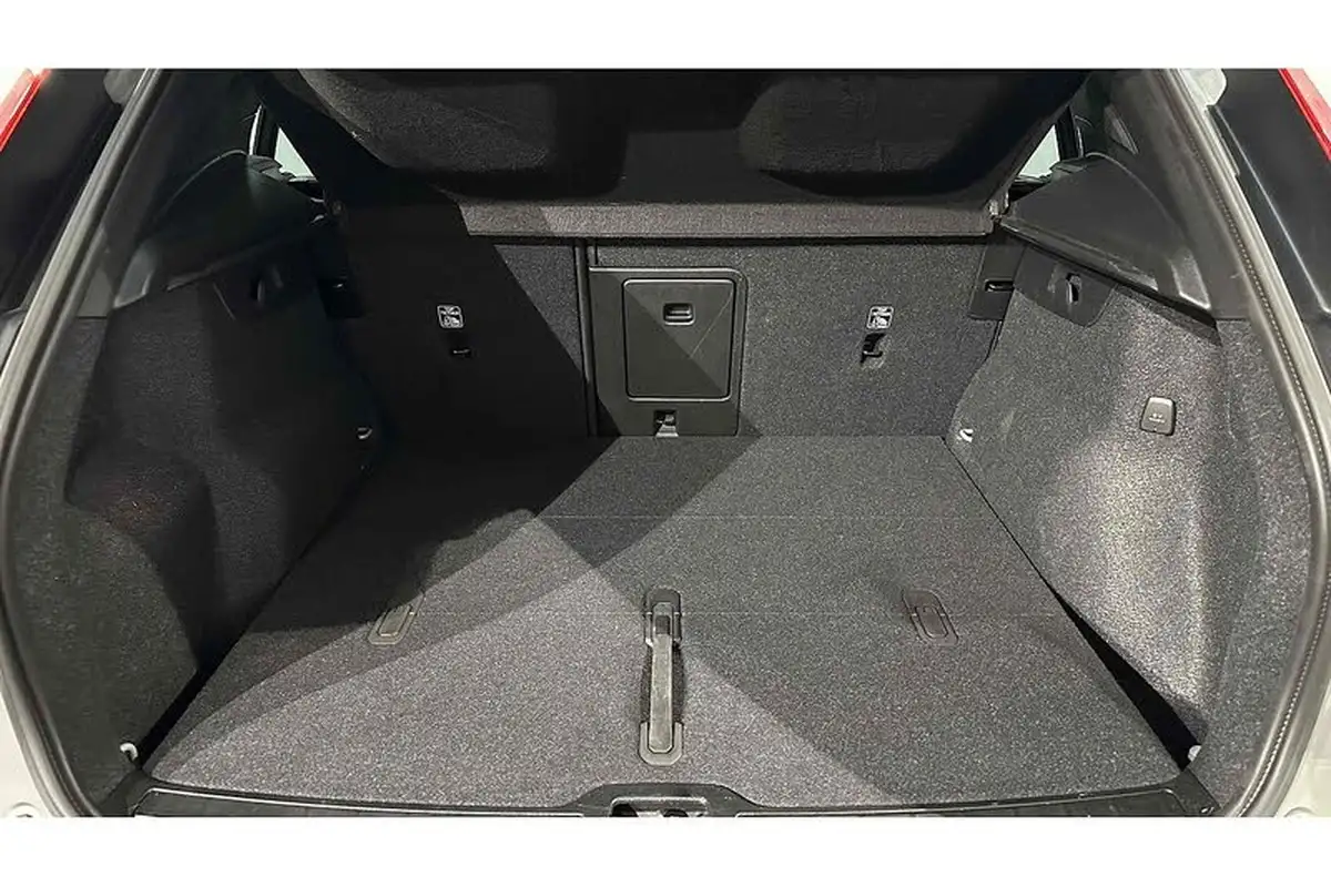 2023-volvo-xc40-20-b4-ultimate-big-47