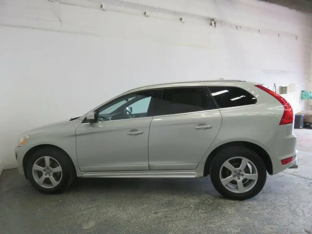 2013-volvo-xc60-24td-d5-r-design-215bhp-geartronic-big-6