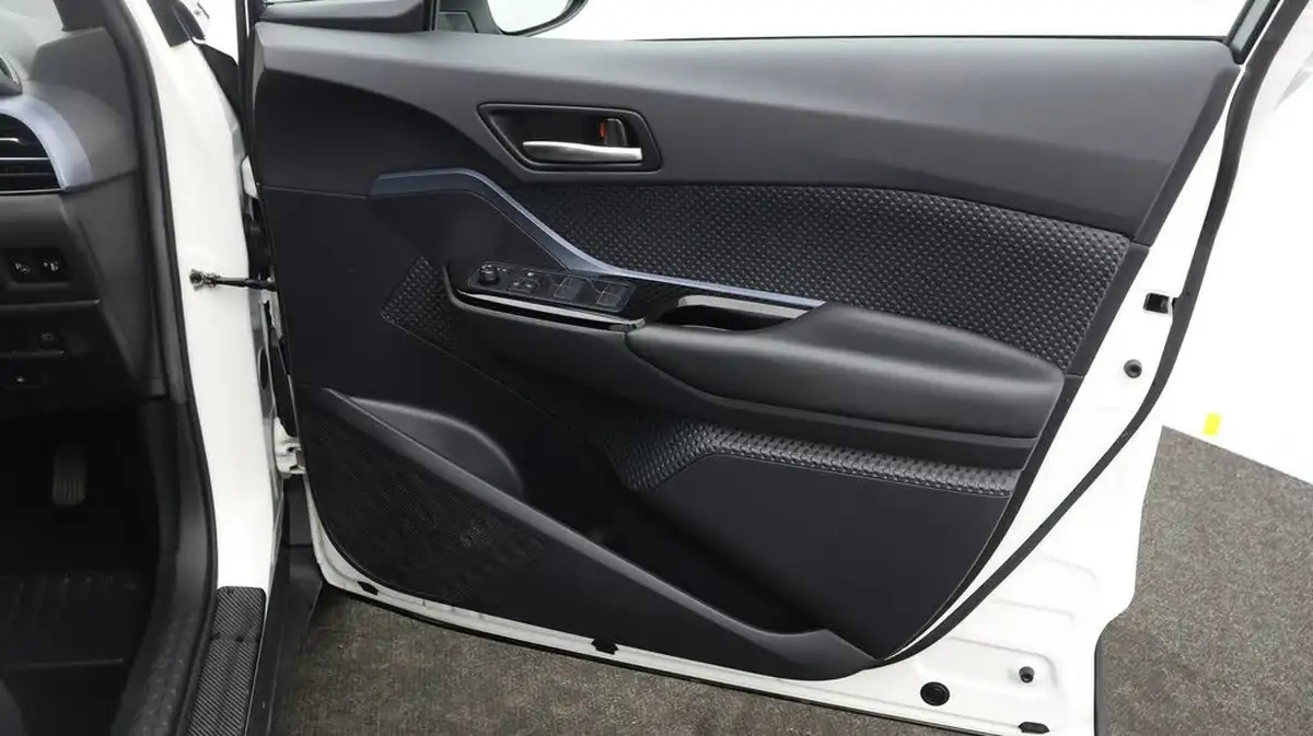 2020-toyota-c-hr-18-vvt-i-design-big-14