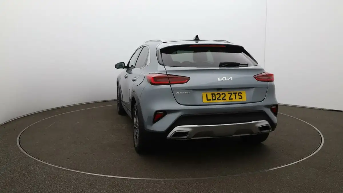 2022-kia-xceed-15-t-gdi-4-big-53