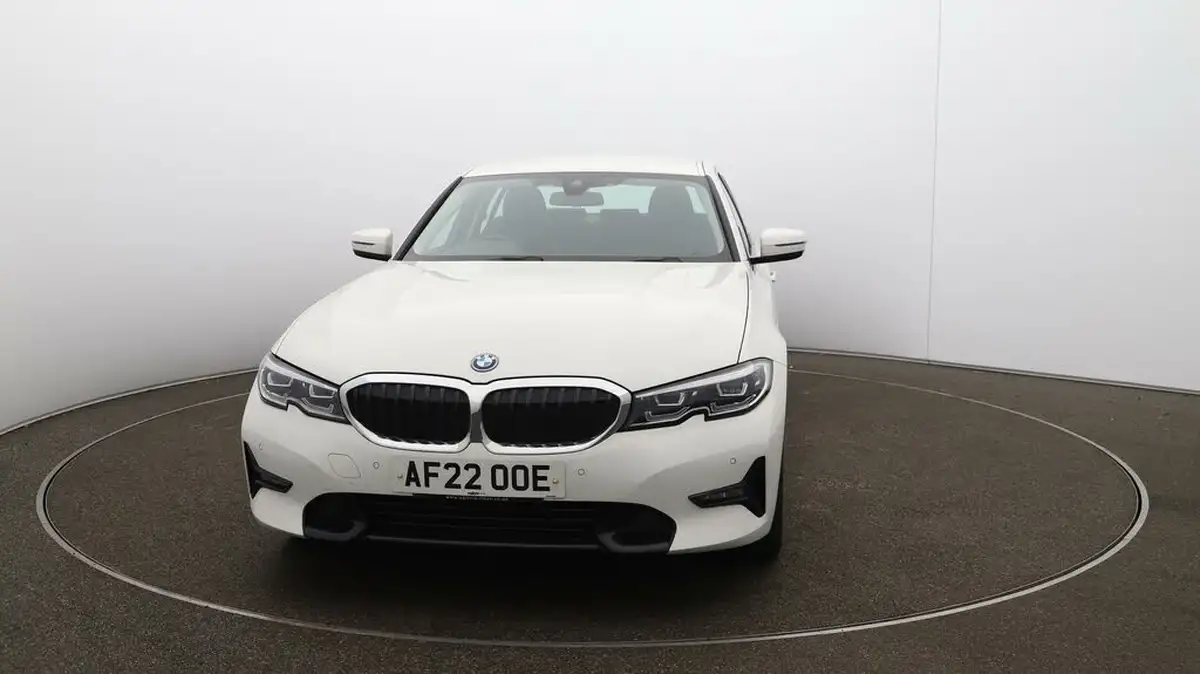 2022-bmw-3-series-20-330e-sport-pro-saloon-4d-big-30