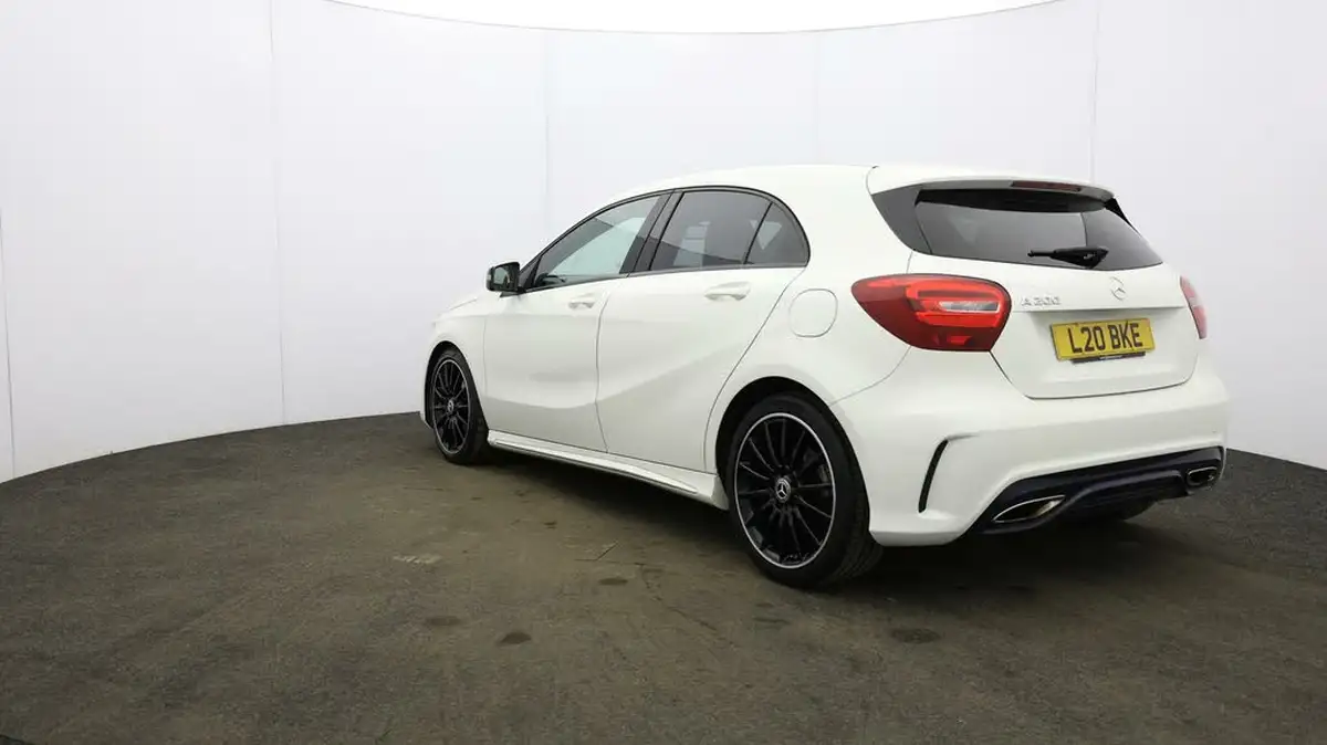 2017-mercedes-benz-a-class-16-a200-amg-line-ss-7g-dct-big-35