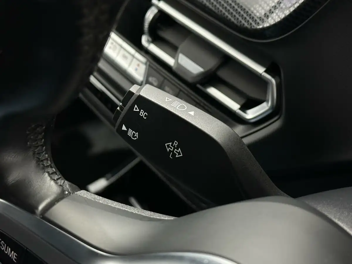 2021-bmw-1-series-15td-116d-m-sport-big-11