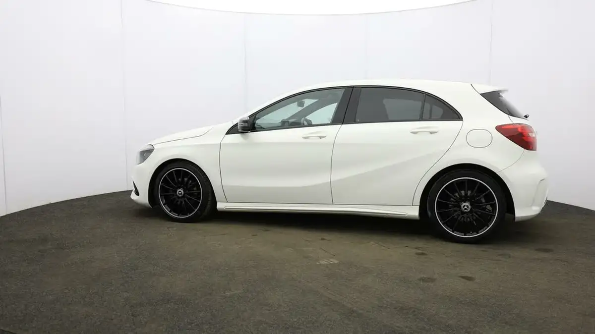 2017-mercedes-benz-a-class-16-a200-amg-line-ss-7g-dct-big-59