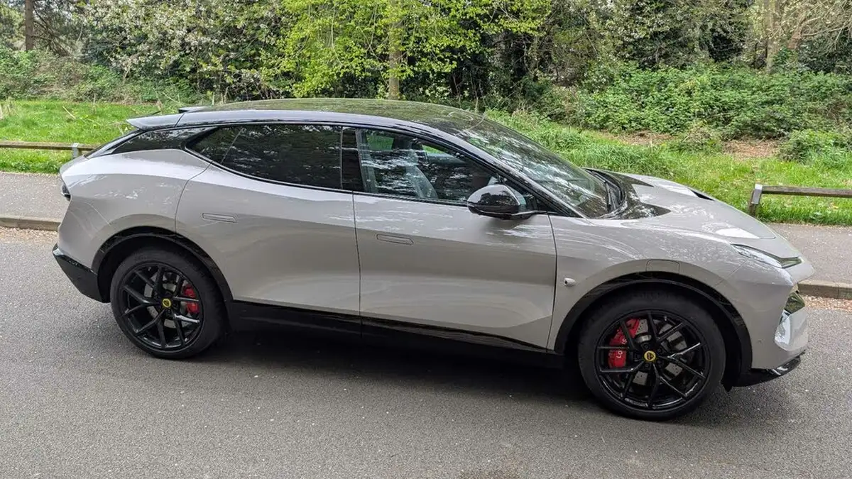 2024-lotus-eletre-e-big-3