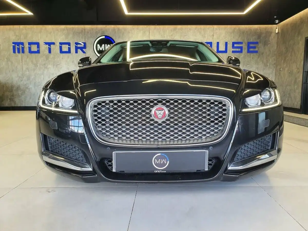2016-jaguar-xf-20td-portfolio-180ps-auto-big-9