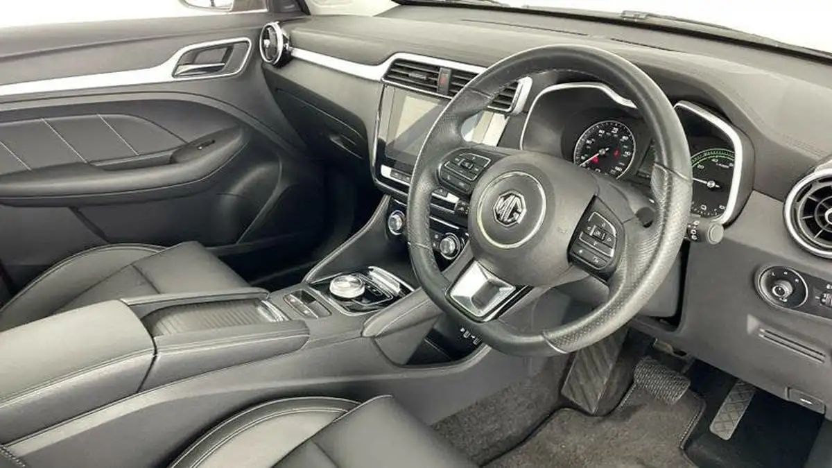 2020-mg-zs-suv-e-exclusive-ev-big-5
