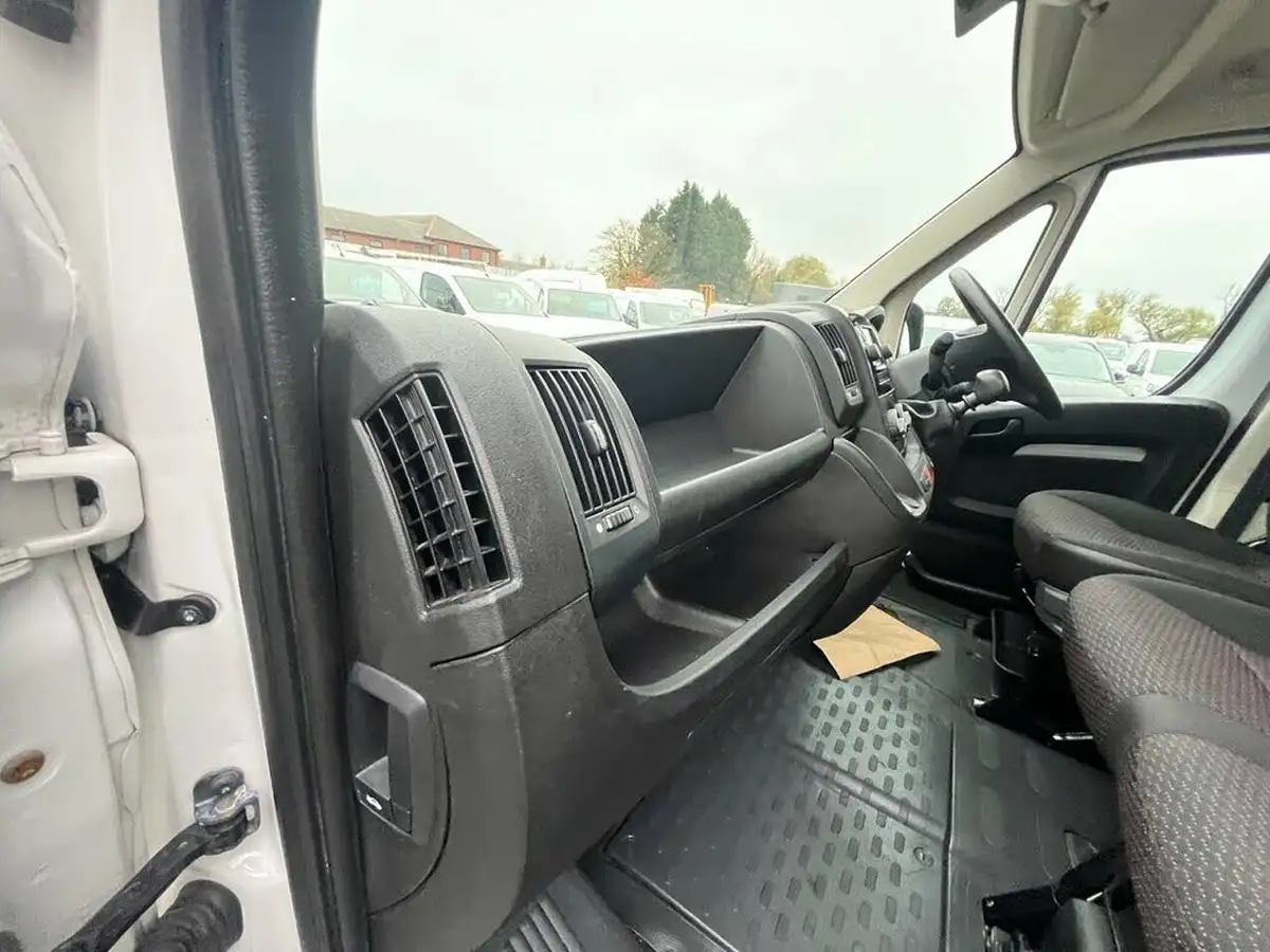 2021-peugeot-boxer-22-bluehdi-professional-435-l4-h2-140bhpeu6dt-big-11