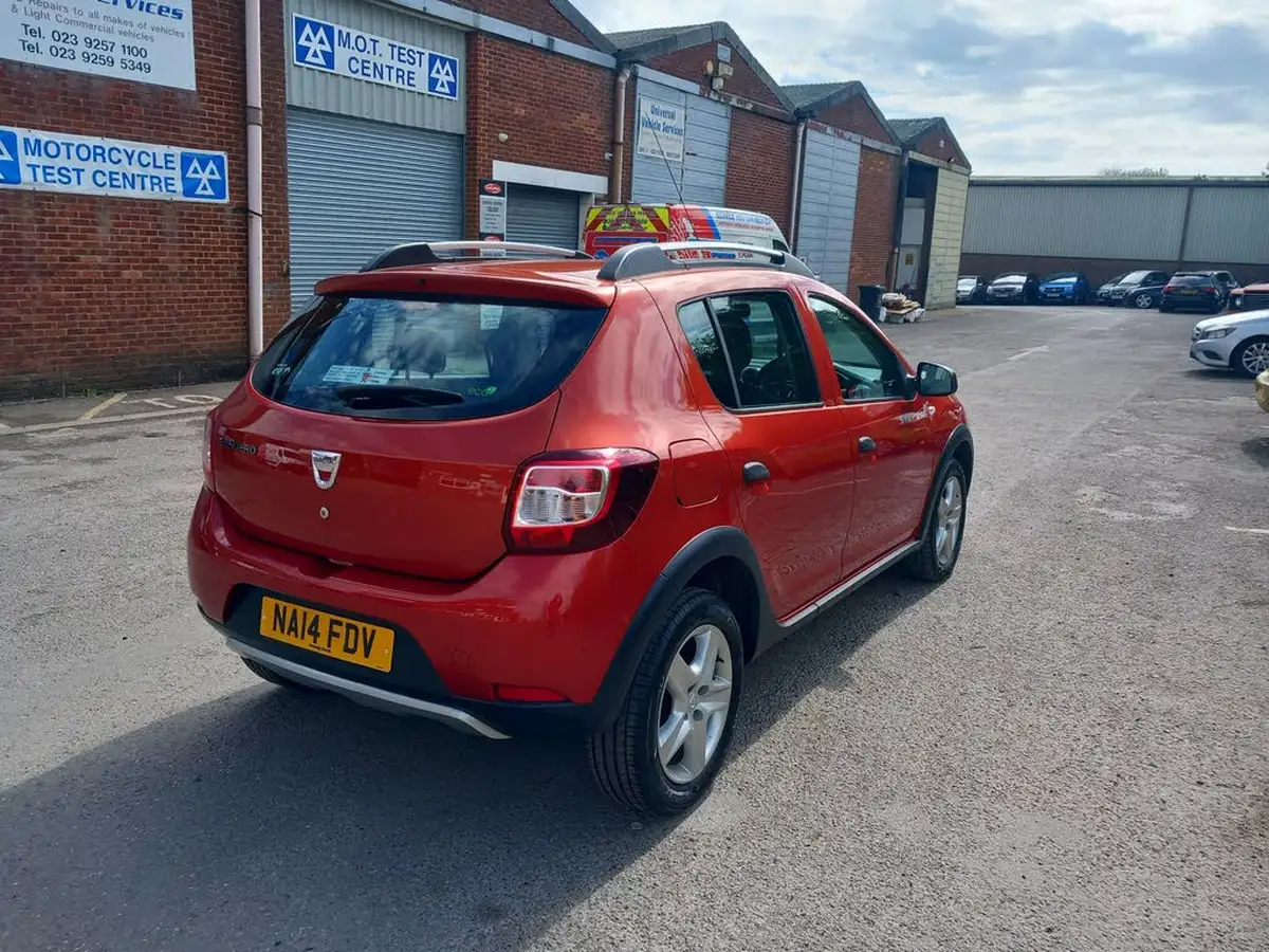 2013-dacia-sandero-stepway-09-ambiance-big-6