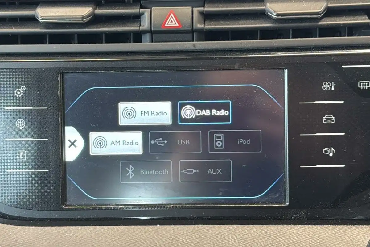 2015-citroen-c4-picasso-16e-hdi-vtr-115ps-ss-etg6-big-32