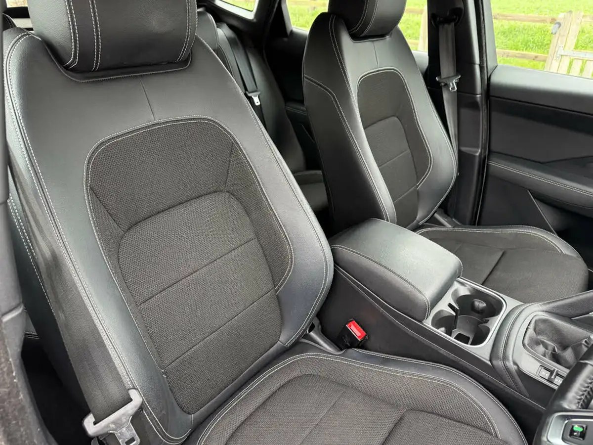 2018-jaguar-e-pace-20-i4d-r-dynamic-150ps-big-14