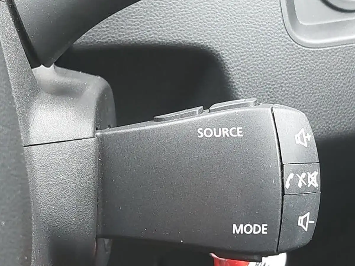 2022-dacia-duster-10-tce-comfort-90hpeu6d-4x2-window-van-big-17
