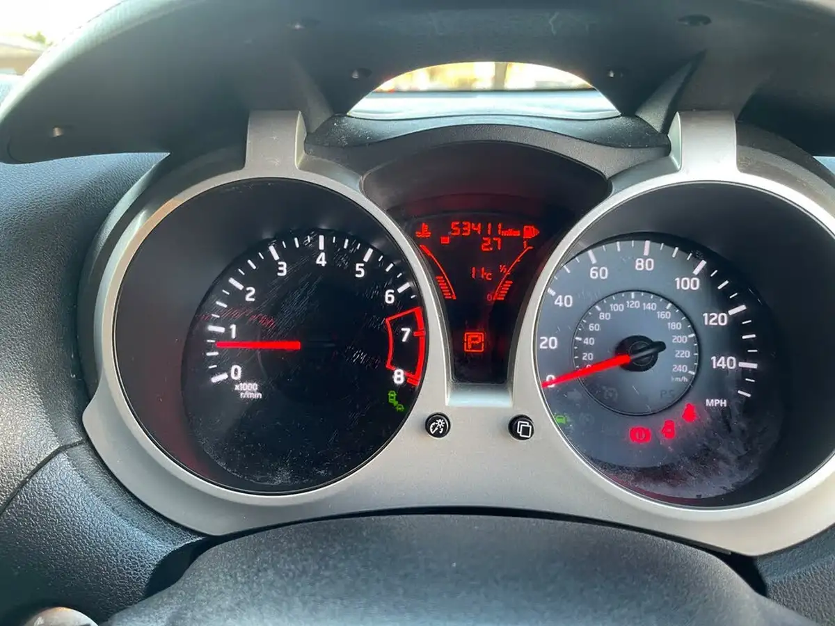 2014-nissan-juke-16-tekna-117ps-1598cc-xtronic-cvt-big-12