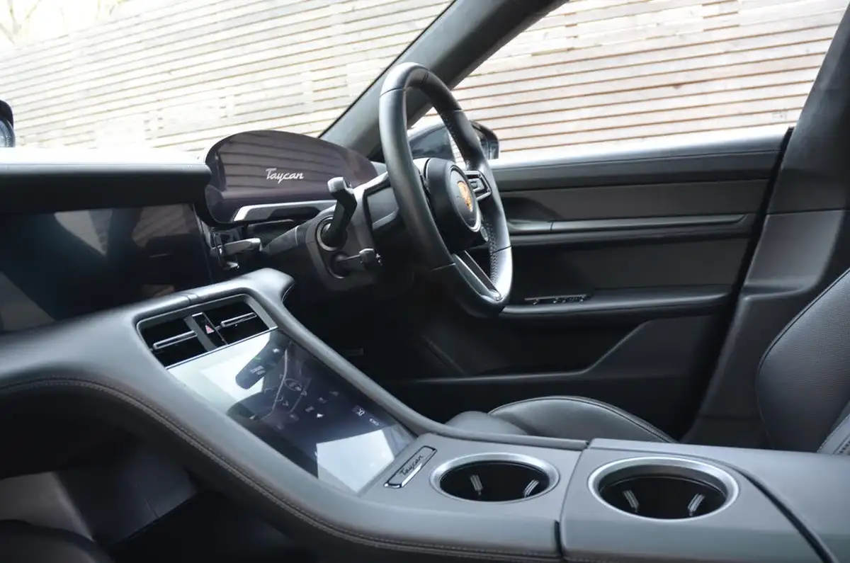 2021-porsche-taycan-e-turbo-s-performance-battery-plus-big-40