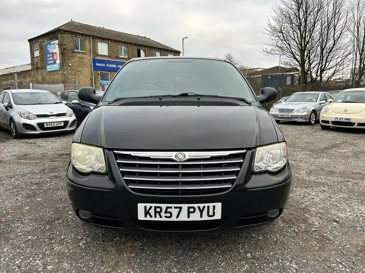 2007-chrysler-grand-voyager-28td-executive-big-1