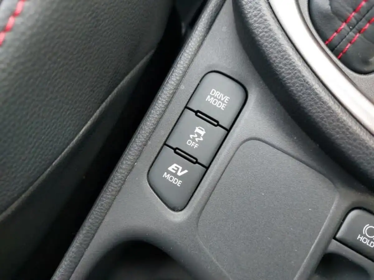 2023-toyota-yaris-cross-15-vvt-i-gr-sport-big-16