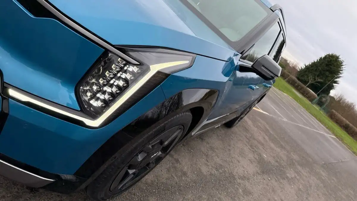 2024-kia-ev9-e-gt-line-s-7-big-14