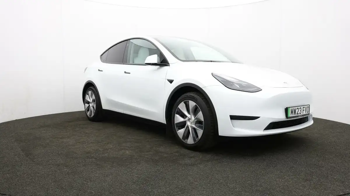 2023-tesla-model-y-e-rwd-big-41