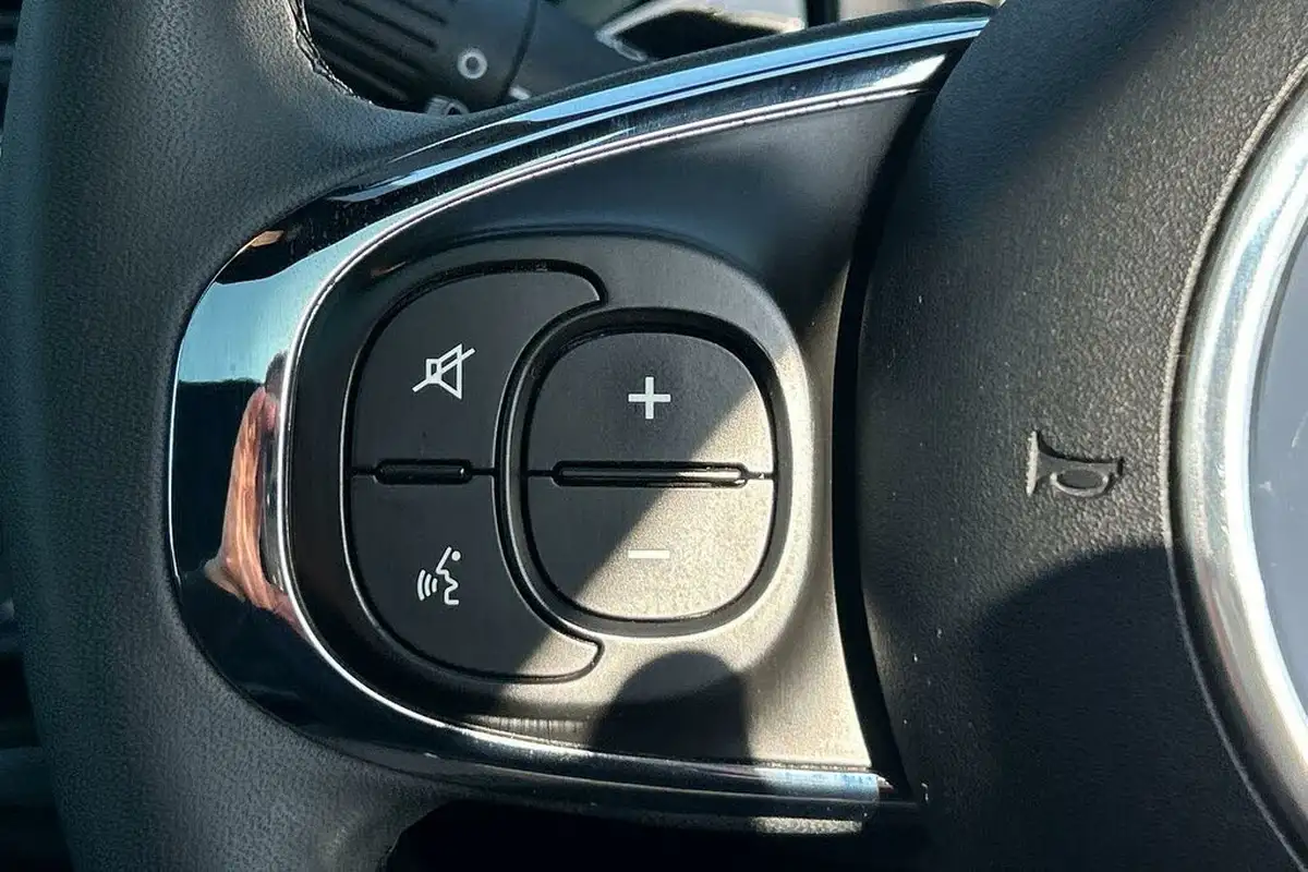 2021-fiat-500-10-lounge-big-10