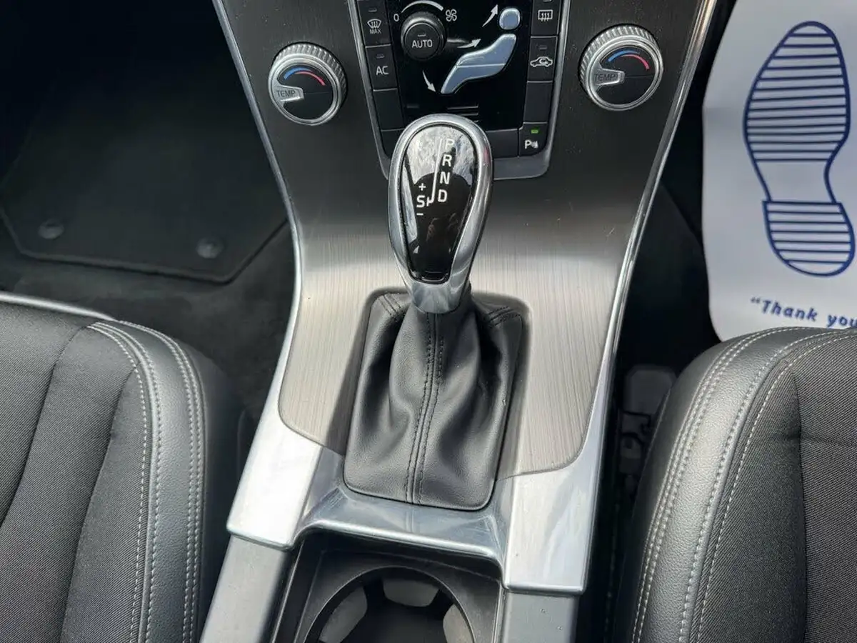2015-volvo-v60-16td-d2-se-nav-powershift-big-27