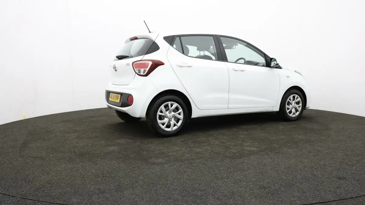 2018-hyundai-i10-10-se-66ps-big-26