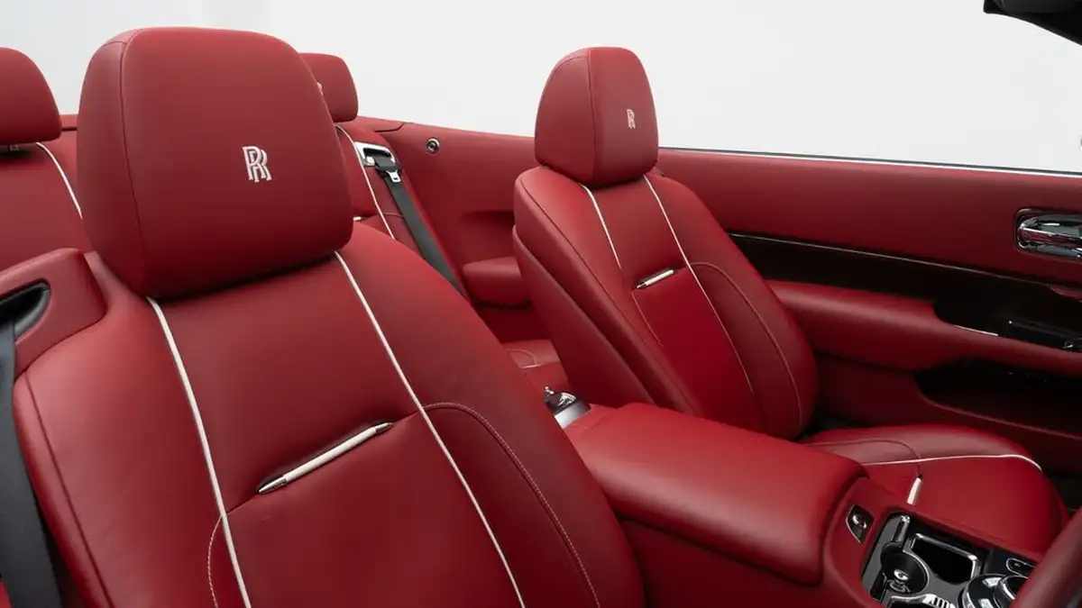 2016-rolls-royce-dawn-66-big-2