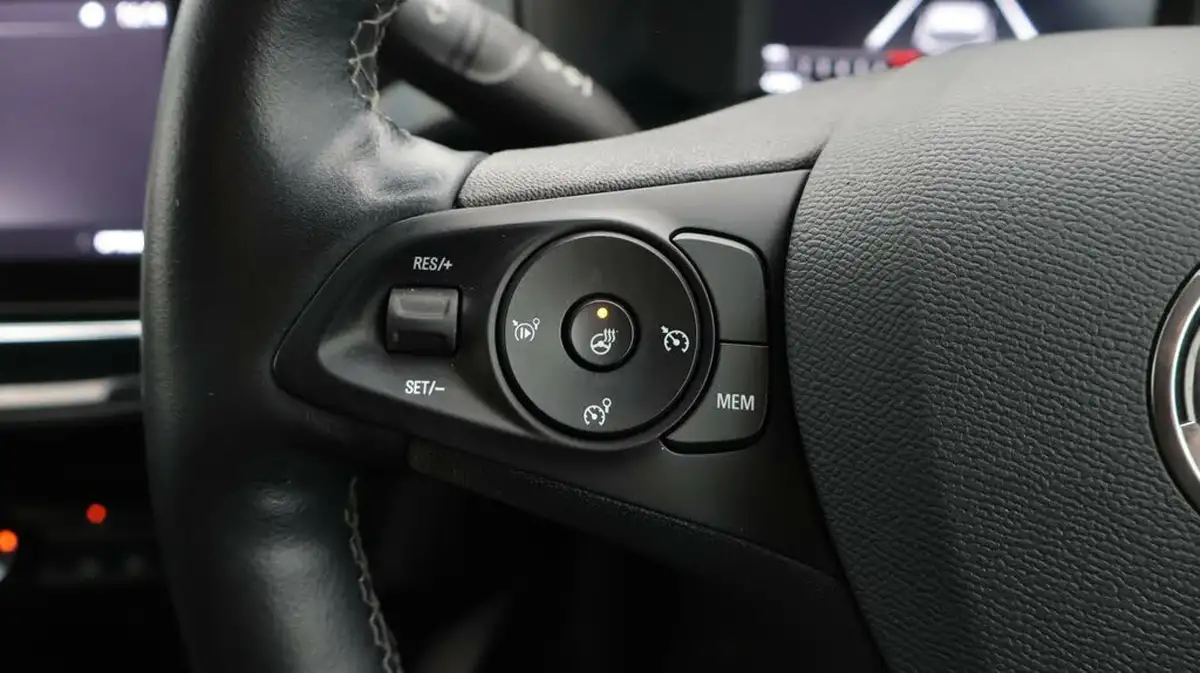 2021-vauxhall-corsa-12i-griffin-edition-big-22