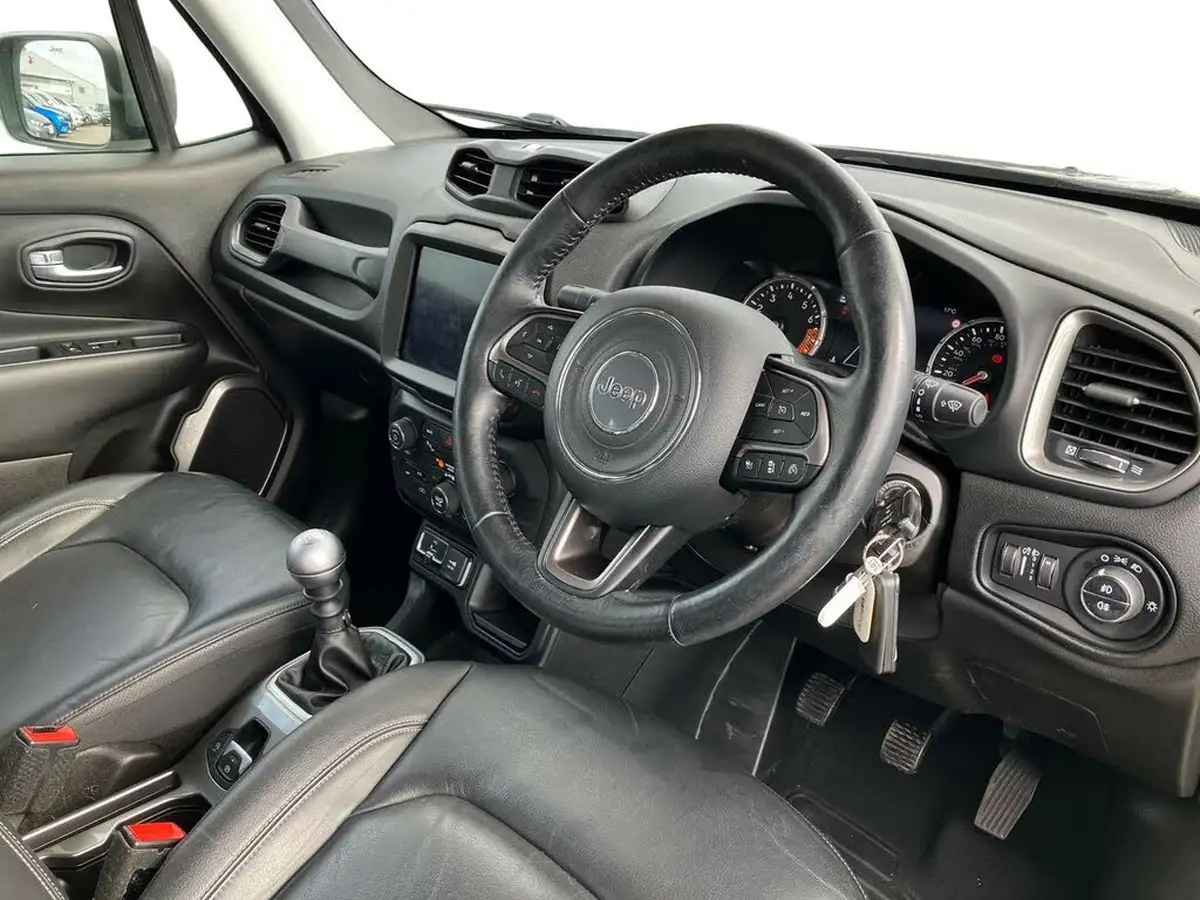 2019-jeep-renegade-10-gse-limited-big-7