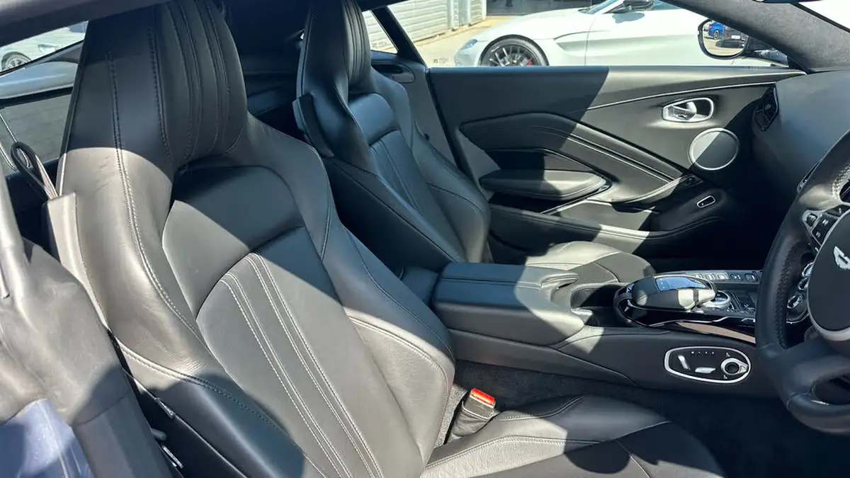 2019-aston-martin-vantage-40-v8-vantage-big-10