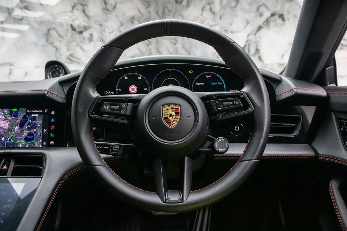 2022-porsche-taycan-e-4s-cross-turismo-big-38